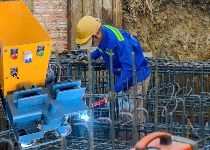 Giảm lao động thủ công nặng nhờ máy móc 